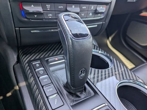 Used 2019 Maserati Quattroporte S GranSport Q4 AWD/4WD image 18