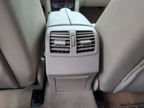 Used 2015 Mercedes-Benz E 350 Sedan image 18