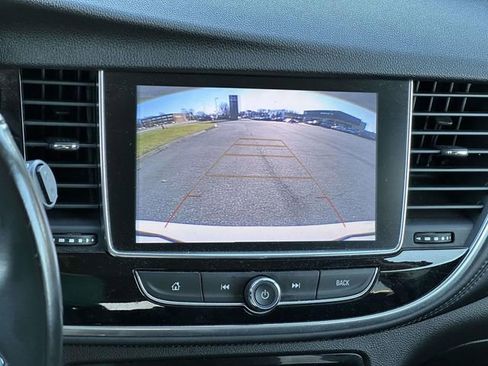 Used 2018 Buick Encore Preferred image 17