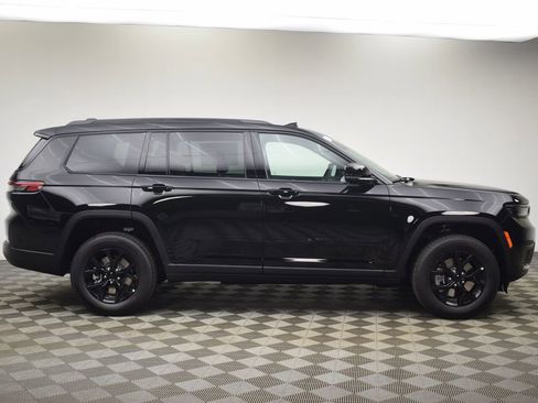 New 2025 Jeep Grand Cherokee L Altitude image 3