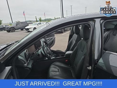 Used 2023 Hyundai Elantra Limited FWD image 12