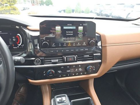 Used 2023 Nissan Pathfinder Platinum w/ Cargo Package image 13