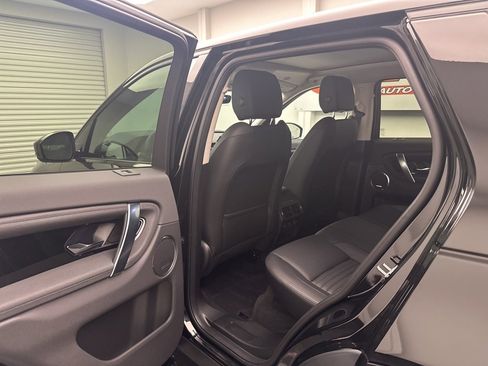 Used 2025 Land Rover Discovery Sport S image 6