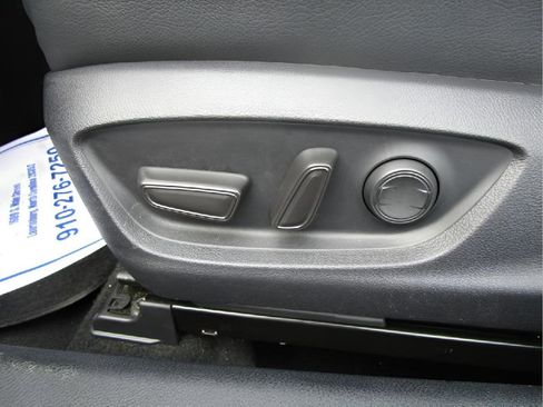 Used 2023 Toyota Camry SE image 11