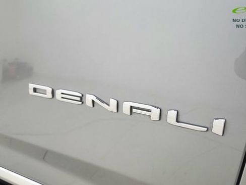 Used 2024 GMC Yukon Denali AWD/4WD image 18