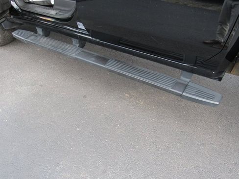 Used 2023 GMC Sierra 2500 Pro w/ Convenience Package image 11