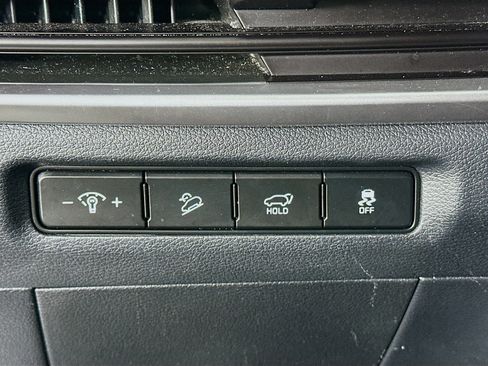Used 2025 Kia Telluride S FWD image 17