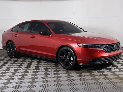Used 2024 Honda Accord Sport image 2