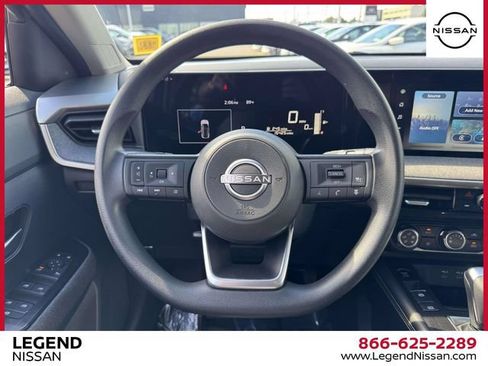 Used 2025 Nissan Kicks SV AWD/4WD image 14