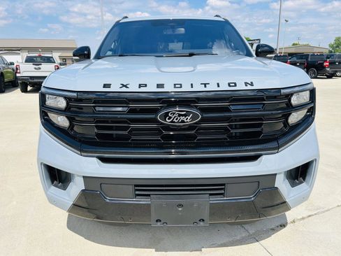 Used 2025 Ford Expedition Max Platinum w/ Stealth Performance Package AWD/4WD image 45