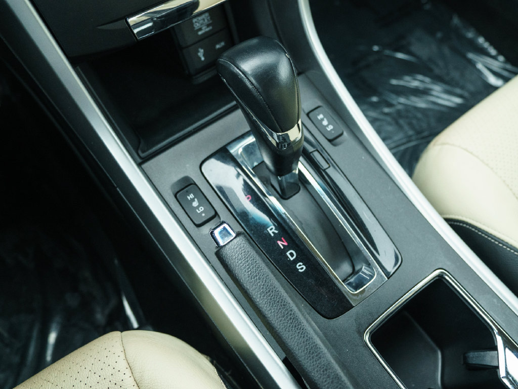 Used 2015 Honda Accord EX-L image 28