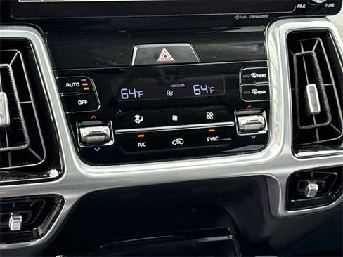 Used 2023 Kia Sorento SX image 22