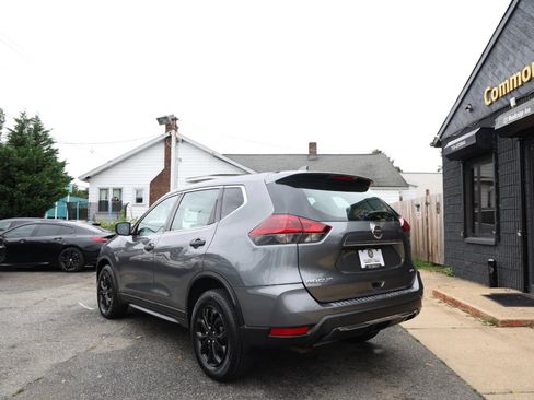 Used 2018 Nissan Rogue S AWD/4WD image 9