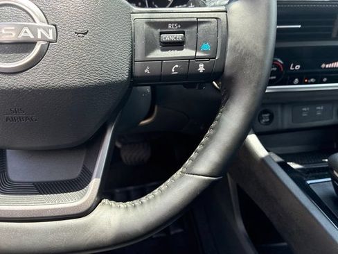 Used 2025 Nissan Rogue SV w/ SV Premium Package FWD image 24