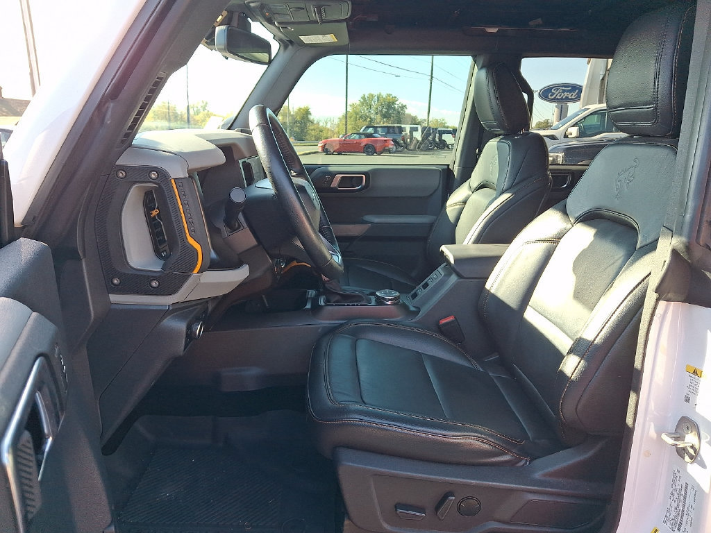 Used 2023 Ford Bronco Badlands w/ Sasquatch Package AWD/4WD image 14