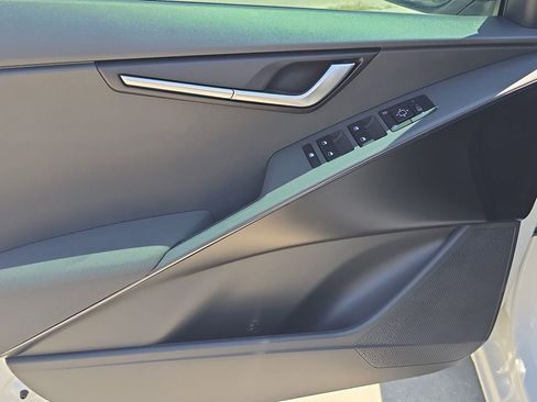 New 2026 Kia Niro LX FWD image 17
