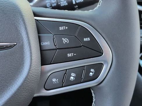 New 2026 Chrysler Pacifica Select FWD image 29