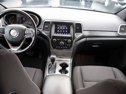 Used 2019 Jeep Grand Cherokee Laredo image 15
