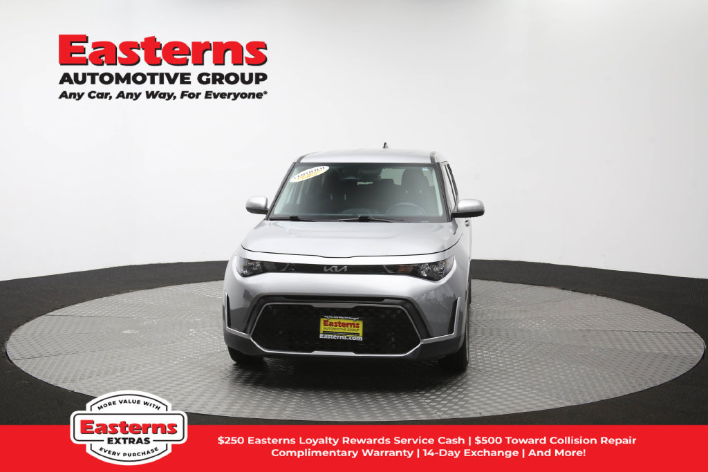 Used 2023 Kia Soul LX w/ LX Technology Package FWD image 54
