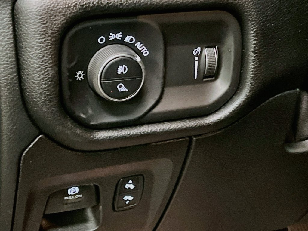 Used 2022 RAM 1500 Big Horn AWD/4WD image 10