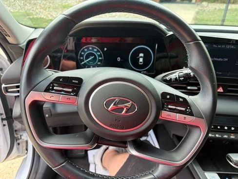 Used 2021 Hyundai Elantra SEL w/ Convenience Package FWD image 11
