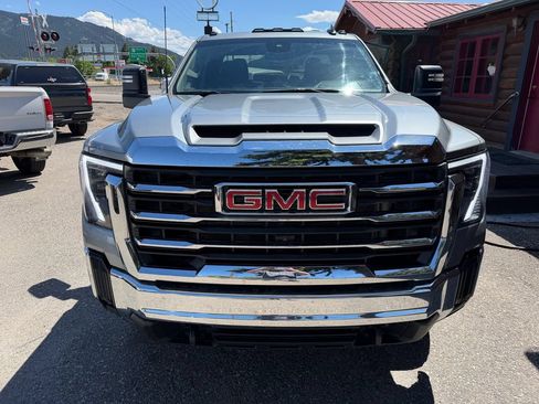 Used 2024 GMC Sierra 2500 SLE AWD/4WD image 3