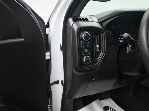 Used 2021 Chevrolet Silverado 1500 Custom image 16