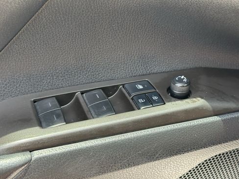 Used 2022 Toyota Camry LE FWD image 25