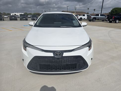 Used 2022 Toyota Corolla LE image 8