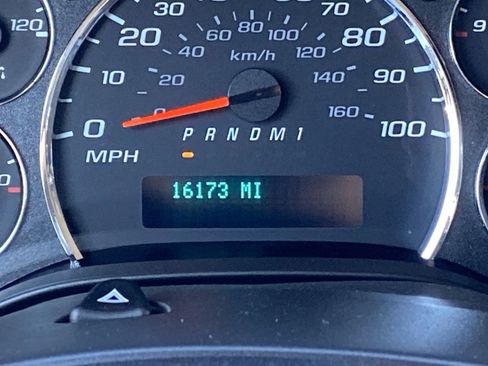 Used 2024 Chevrolet Express 2500 w/ Driver Convenience Package image 16