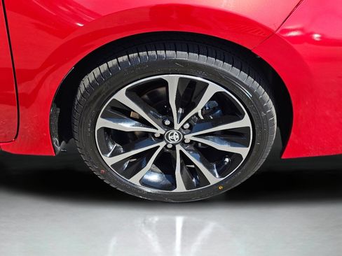 Used 2017 Toyota Corolla XSE w/ Carpet Mat Package (TMS) FWD image 28