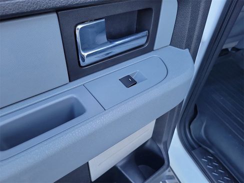 Used 2014 Ford F150 XLT w/ XLT Convenience Package image 12