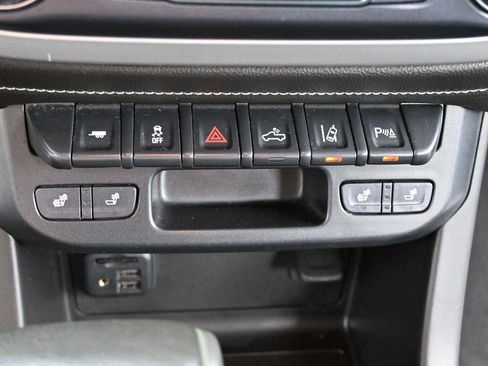 Used 2019 GMC Canyon SLT w/ Driver Alert Package AWD/4WD image 26