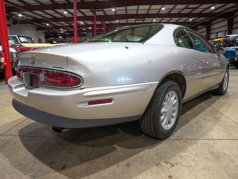 Used 1996 Buick Riviera Supercharged Coupe FWD image 8