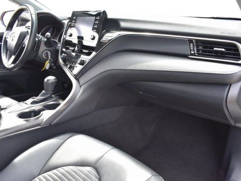 Used 2023 Toyota Camry SE image 16