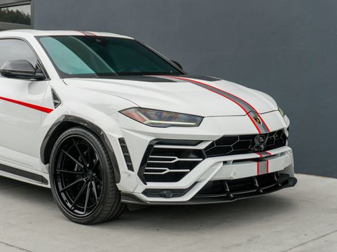 Used 2021 Lamborghini Urus AWD/4WD image 40