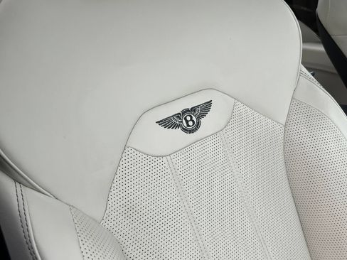 Used 2023 Bentley Bentayga Extended Wheelbase AWD/4WD image 43
