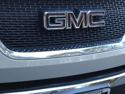 Used 2010 GMC Acadia SLE image 40