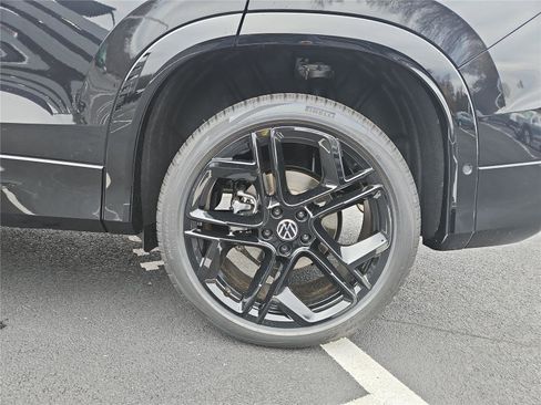 New 2026 Volkswagen Tiguan SE R-Line image 10