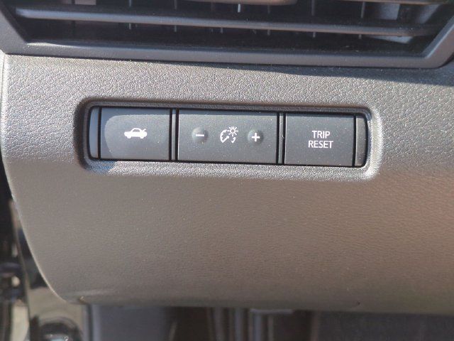 Used 2025 Nissan Altima 2.5 SR FWD image 16
