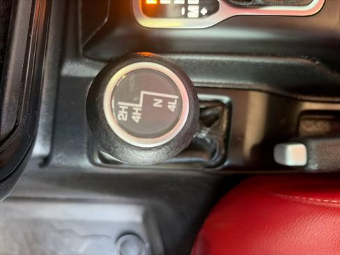 Used 2021 Jeep Gladiator Sport AWD/4WD image 19