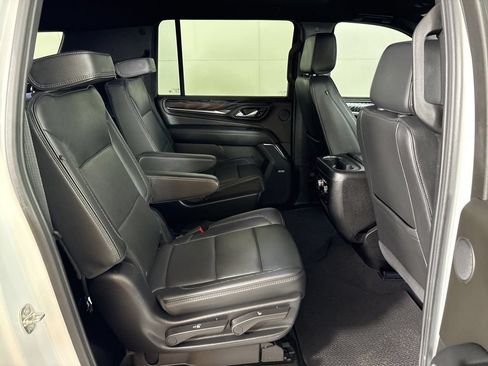 Used 2024 GMC Yukon XL Denali AWD/4WD image 23