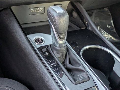 Used 2024 Nissan Altima 2.5 SV image 12