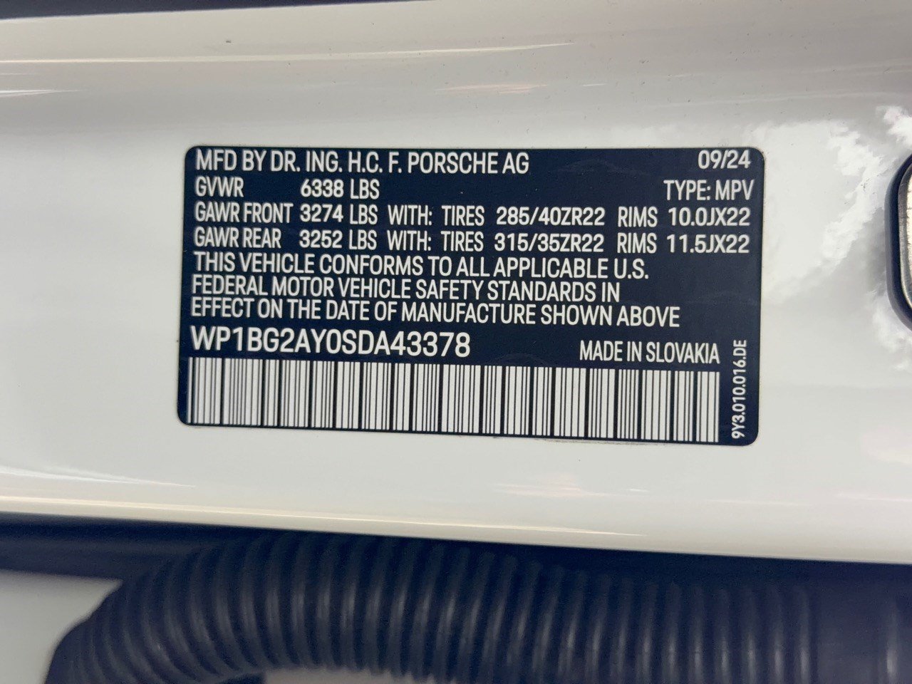 Certified 2025 Porsche Cayenne GTS AWD/4WD image 31