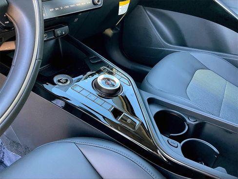 New 2025 Kia Niro EX image 14