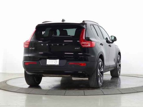 Certified 2024 Volvo XC40 B5 Plus w/ Climate Package AWD/4WD image 10