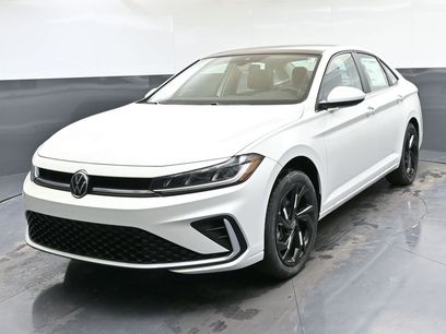 Used 2025 Volkswagen Jetta SE w/ Sunroof Package