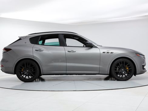 Certified 2022 Maserati Levante GT AWD/4WD image 6