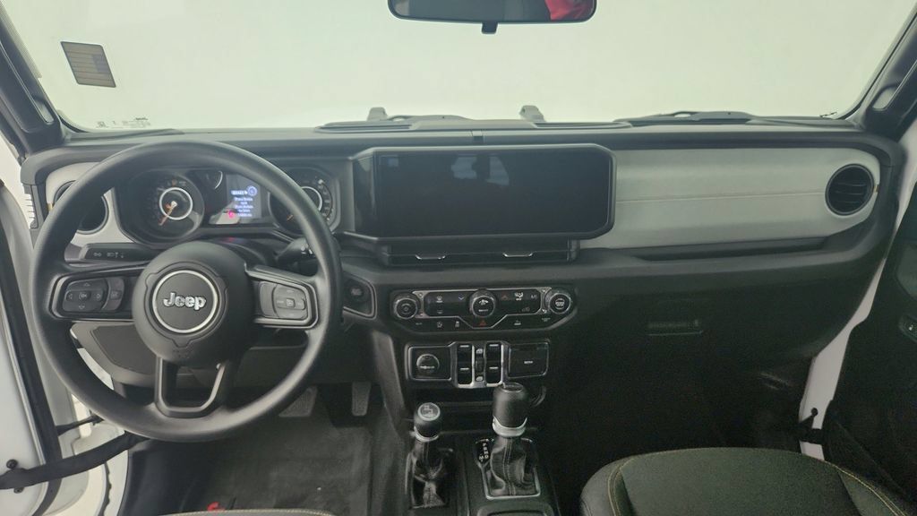 Used 2025 Jeep Gladiator Sport AWD/4WD image 42