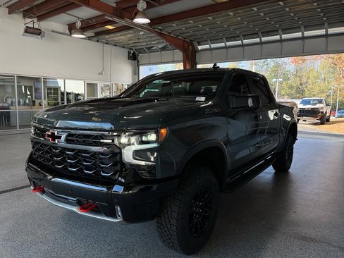 New 2026 Chevrolet Silverado 1500 ZR2 image 3